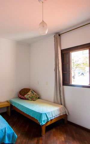 Casa à venda com 157m², 3 quartos e 3 vagas Casa à venda com 157m², 3 quartos e 3 vagasQuarto 3