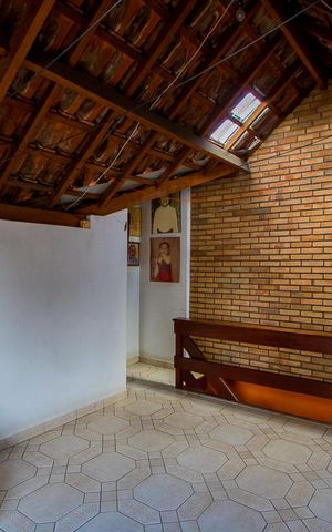 Casa à venda com 157m², 3 quartos e 3 vagas Casa à venda com 157m², 3 quartos e 3 vagasSótão