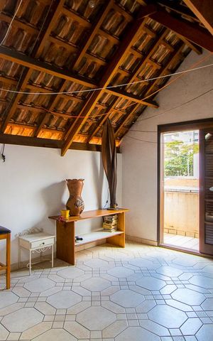 Casa à venda com 157m², 3 quartos e 3 vagas Casa à venda com 157m², 3 quartos e 3 vagasSótão