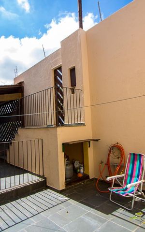 Casa à venda com 157m², 3 quartos e 3 vagas Casa à venda com 157m², 3 quartos e 3 vagasQuintal
