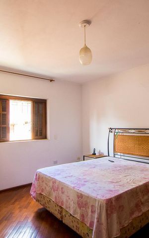 Casa à venda com 157m², 3 quartos e 3 vagas Casa à venda com 157m², 3 quartos e 3 vagasQuarto 1