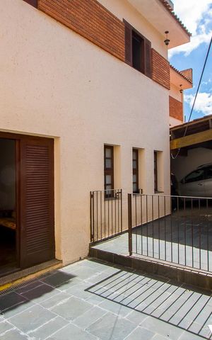 Casa à venda com 157m², 3 quartos e 3 vagas Casa à venda com 157m², 3 quartos e 3 vagasQuintal