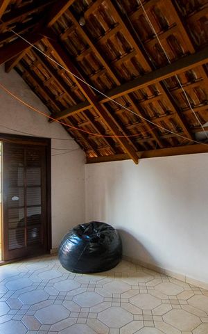 Casa à venda com 157m², 3 quartos e 3 vagas Casa à venda com 157m², 3 quartos e 3 vagasSótão