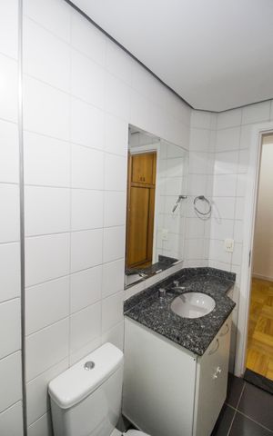 Apartamento à venda com 84m², 2 quartos e 2 vagas Apartamento à venda com 84m², 2 quartos e 2 vagasBanheiro da Suíte