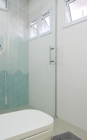 Casa à venda com 186m², 3 quartos e 2 vagasBanheiro da suíte 1