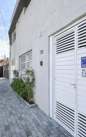 Casa à venda com 186m², 3 quartos e 2 vagasFachada