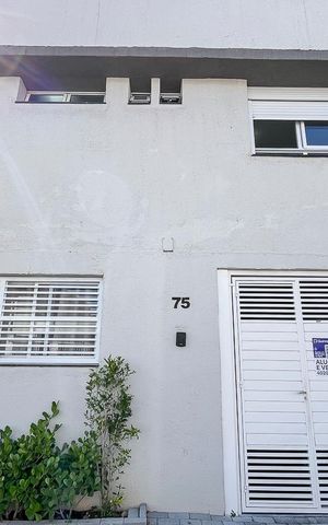 Casa à venda com 186m², 3 quartos e 2 vagasFachada