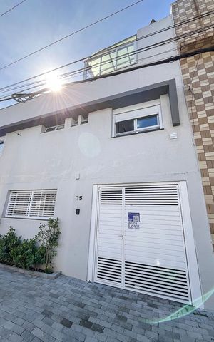 Casa à venda com 186m², 3 quartos e 2 vagasFachada