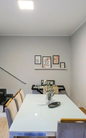 Casa à venda com 186m², 3 quartos e 2 vagasSala de jantar