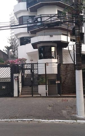 Apartamento à venda com 216m², 4 quartos e 3 vagas Apartamento à venda com 216m², 4 quartos e 3 vagasFachada
