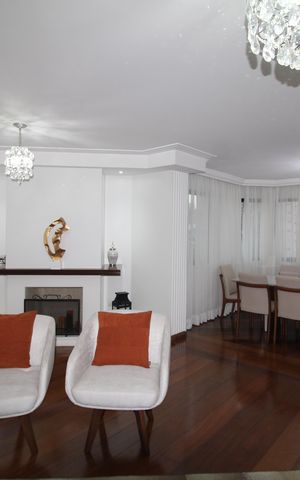 Apartamento à venda com 216m², 4 quartos e 3 vagasSala
