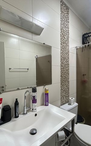 Casa à venda com 273m², 5 quartos e 4 vagas Casa à venda com 273m², 5 quartos e 4 vagasCasa - Banheiro social