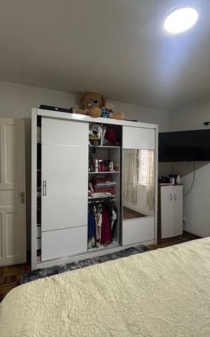 Casa à venda com 273m², 5 quartos e 4 vagas Casa à venda com 273m², 5 quartos e 4 vagasCasa - Suíte