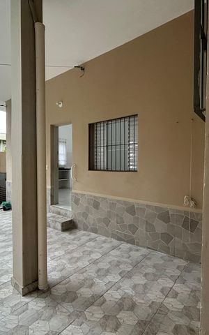 Casa à venda com 273m², 5 quartos e 4 vagas Casa à venda com 273m², 5 quartos e 4 vagasÁrea de Serviço 2/ Garagem - Casa 2