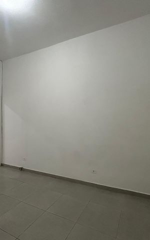 Casa à venda com 273m², 5 quartos e 4 vagas Casa à venda com 273m², 5 quartos e 4 vagasCasa 2 - Quarto 2
