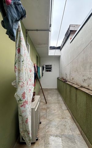 Casa à venda com 273m², 5 quartos e 4 vagas Casa à venda com 273m², 5 quartos e 4 vagasÁrea comum