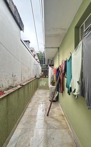 Casa à venda com 273m², 5 quartos e 4 vagas Casa à venda com 273m², 5 quartos e 4 vagasÁrea comum