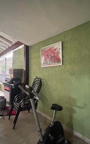 Casa à venda com 273m², 5 quartos e 4 vagas Casa à venda com 273m², 5 quartos e 4 vagasÁrea comum