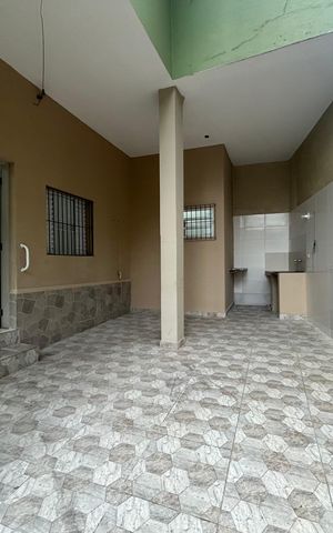 Casa à venda com 273m², 5 quartos e 4 vagas Casa à venda com 273m², 5 quartos e 4 vagasÁrea de Serviço 2/ Garagem - Casa 2