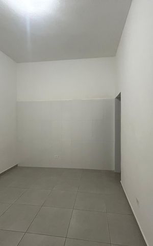 Casa à venda com 273m², 5 quartos e 4 vagas Casa à venda com 273m², 5 quartos e 4 vagasCasa 2 - Quarto 2