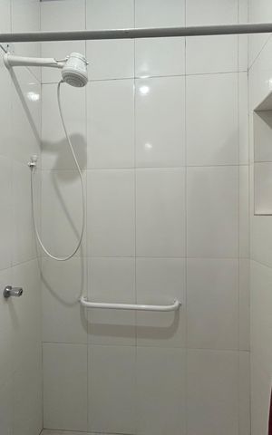 Casa à venda com 273m², 5 quartos e 4 vagas Casa à venda com 273m², 5 quartos e 4 vagasCasa 2 - Banheiro social