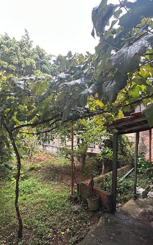 Casa à venda com 273m², 5 quartos e 4 vagas Casa à venda com 273m², 5 quartos e 4 vagasÁrea comum