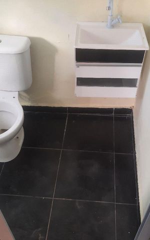 Casa para alugar com 42m², 1 quarto e sem vaga