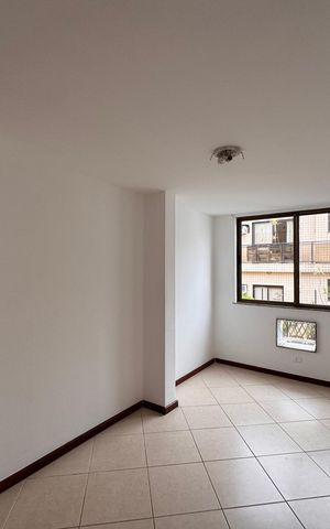 Apartamento para alugar com 190m², 3 quartos e 3 vagas Apartamento para alugar com 190m², 3 quartos e 3 vagasSuíte 2
