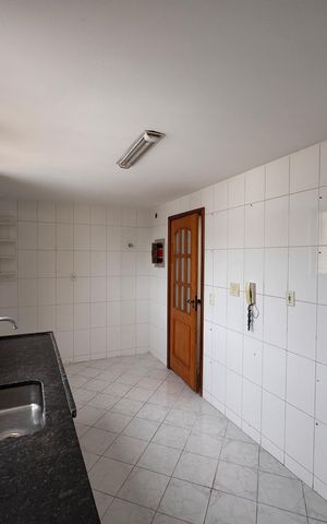 Apartamento para alugar com 190m², 3 quartos e 3 vagas Apartamento para alugar com 190m², 3 quartos e 3 vagasCozinha