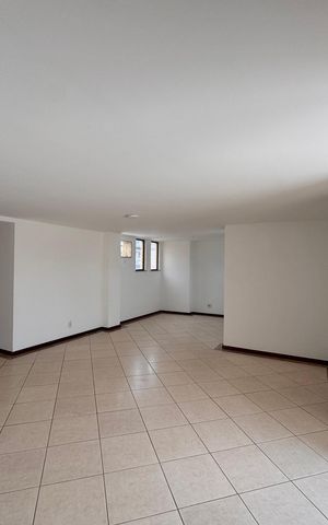Apartamento para alugar com 190m², 3 quartos e 3 vagas Apartamento para alugar com 190m², 3 quartos e 3 vagasSala
