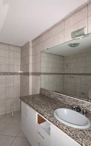 Apartamento para alugar com 190m², 3 quartos e 3 vagas Apartamento para alugar com 190m², 3 quartos e 3 vagasBanheiro suíte 1