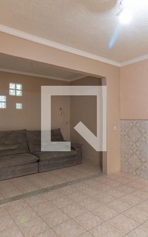 Casa à venda com 99m², 1 quarto e 1 vaga
