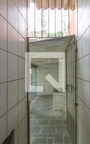 Casa à venda com 99m², 1 quarto e 1 vaga
