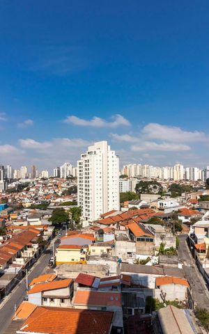 Apartamento à venda com 42m², 2 quartos e 1 vaga Apartamento à venda com 42m², 2 quartos e 1 vagaVaranda da Sala - Vista