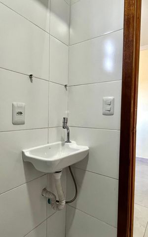 Casa de condomínio à venda com 60m², 2 quartos e 1 vaga Casa de condomínio à venda com 60m², 2 quartos e 1 vagaBanheiro da Suíte 1