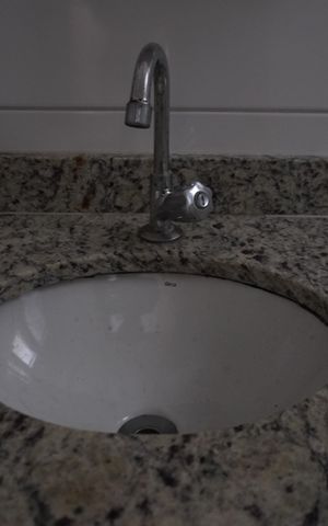 Casa de condomínio para alugar com 37m², 1 quarto e sem vagaBanheiro social