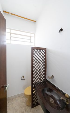 Casa para alugar com 800m², 3 quartos e 3 vagas Casa para alugar com 800m², 3 quartos e 3 vagasLavabo