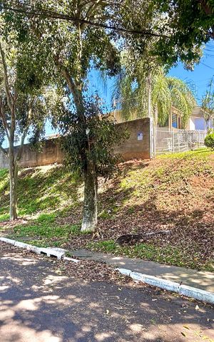 Casa à venda com 156m², 4 quartos e 2 vagasFachada