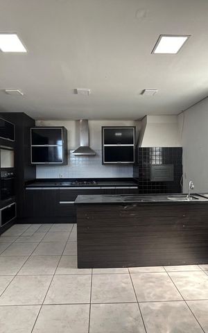 Casa à venda com 156m², 4 quartos e 2 vagasCozinha