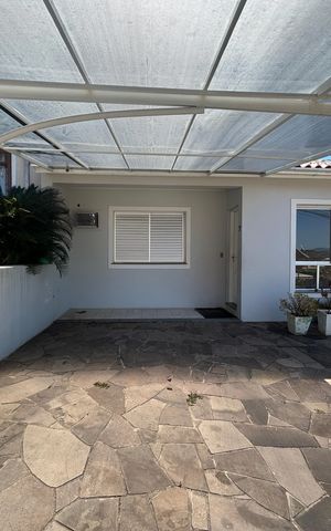 Casa à venda com 156m², 4 quartos e 2 vagasFachada