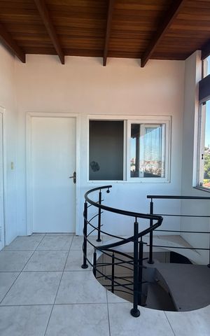 Casa à venda com 156m², 4 quartos e 2 vagasCorredor