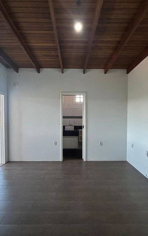 Casa à venda com 156m², 4 quartos e 2 vagasSuíte