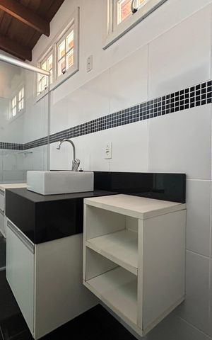 Casa à venda com 156m², 4 quartos e 2 vagasBanheiro