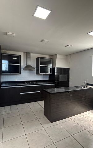 Casa à venda com 156m², 4 quartos e 2 vagasCozinha