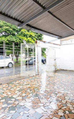 Casa à venda com 170m², 3 quartos e 2 vagas