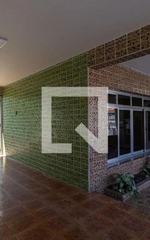 Casa para alugar com 310m², 3 quartos e 5 vagas