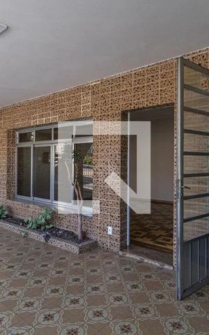 Casa para alugar com 310m², 3 quartos e 5 vagas