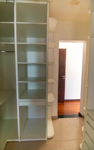 Casa para alugar com 259m², 4 quartos e 4 vagas Casa para alugar com 259m², 4 quartos e 4 vagasCloset da suíte 1