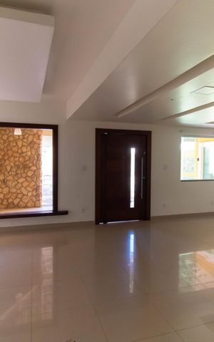Casa para alugar com 259m², 4 quartos e 4 vagas Casa para alugar com 259m², 4 quartos e 4 vagasSala