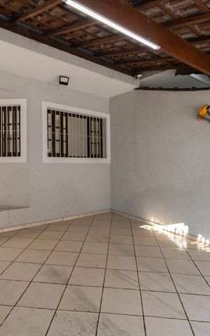 Casa à venda com 120m², 3 quartos e 2 vagas Casa à venda com 120m², 3 quartos e 2 vagasGaragem